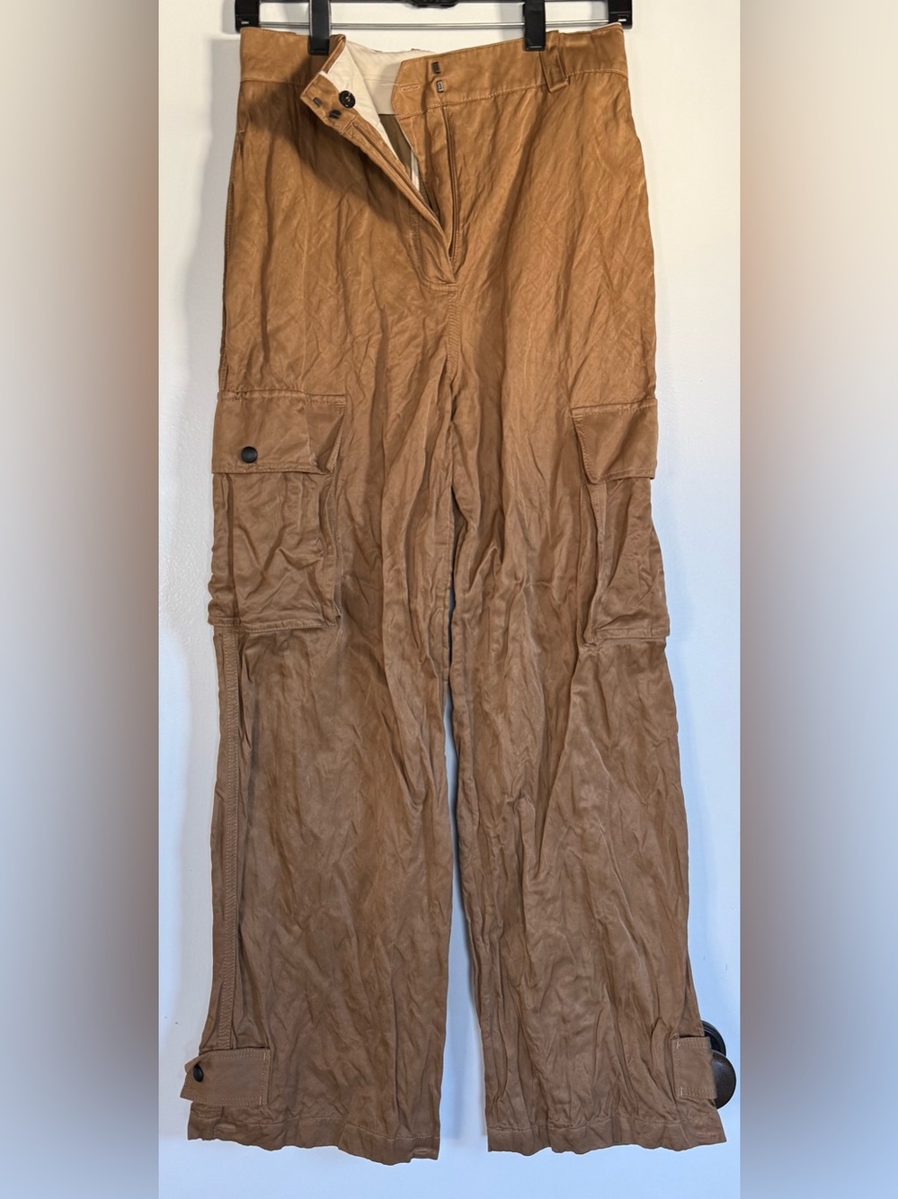 LAST CHANCE! Never worn Women’s Cargo Pants with snaps at bottom to cinch